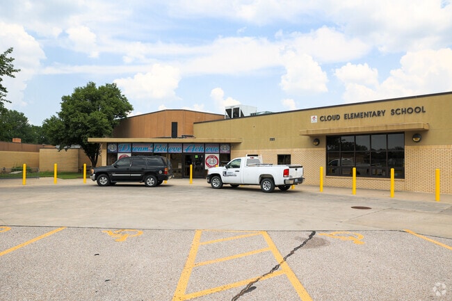 Younger kids living in El Pueblo can attend Cloud Elementary School.