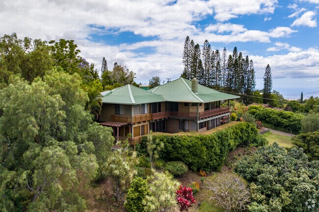 Haiku’s elevated position on the North Shore gives it cooler temperatures and more rainfall than many other parts of Maui, making it ideal for tropical farming and lush gardens.