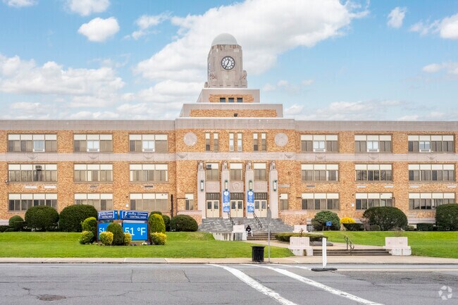 Valley Stream Central High School  has 1,065 students in grades 10-12.