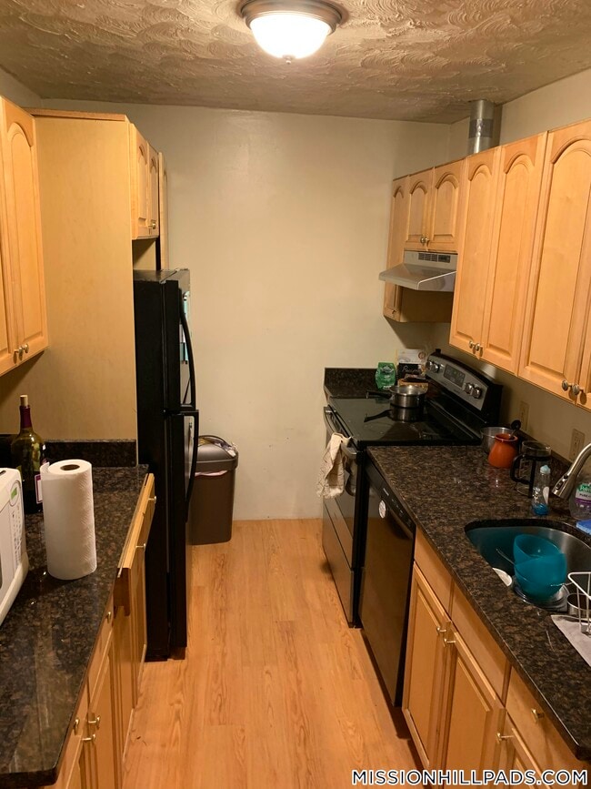 2 Shepherd Ave Unit 2, Boston, MA 02115