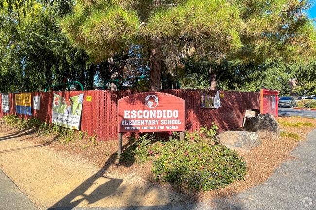 Escondido Elementary School Provide the Highest Quality Education in Stanford.