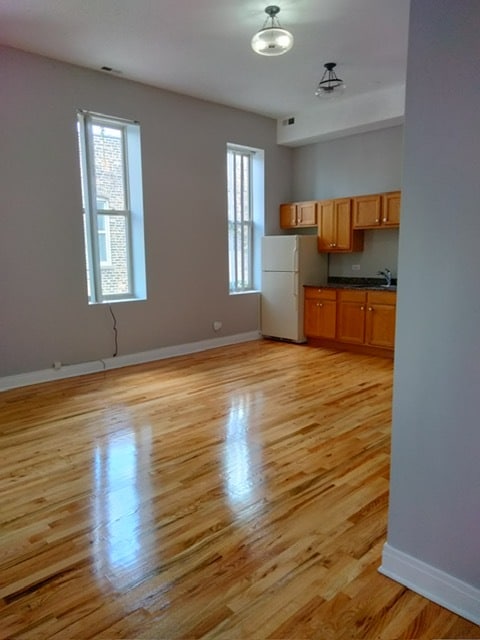 2000-2002 W Chicago Ave, Chicago, IL 60612