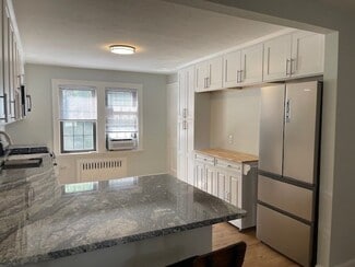 76 Common St Unit 2, Quincy, MA 02169