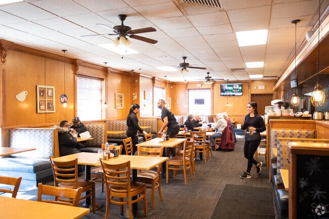 Come to the Executive Diner in DeVeaux for a wonderful breakfast or lunch with friends.