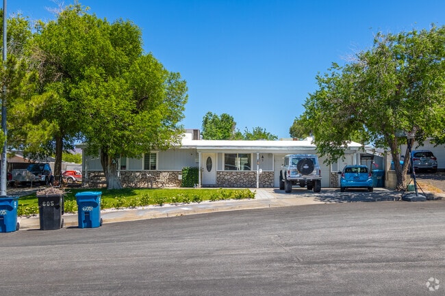 Ranch-style homes are a popular option in Paradise Hills.