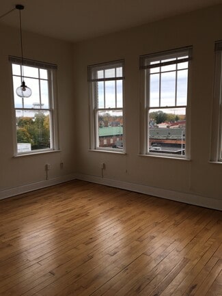 48 E Franklin St, Huntington, IN 46750