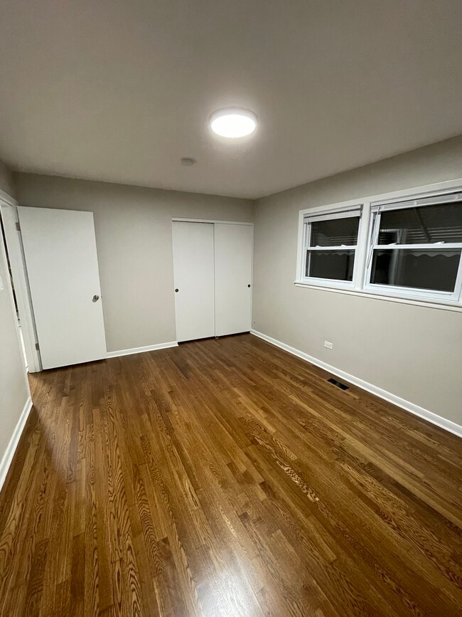 7202 W Crain St unit 2, Niles, IL 60714 - photo 4