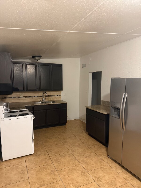 1517 Palm St, Henderson, NV 89011 - photo 1