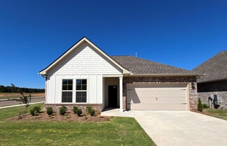 17675 Cabernet St, Athens, AL 35613