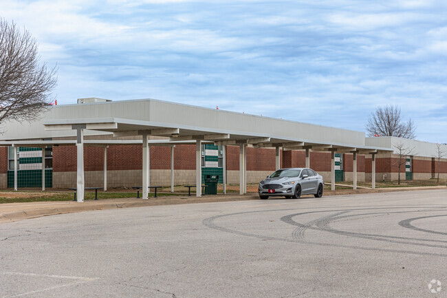 Helen Tyson Middle School has a student-teacher ratio of 12 to 1.