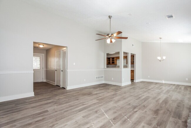 9453 Forest Knoll Dr, Jonesboro, GA 30238 - photo 4