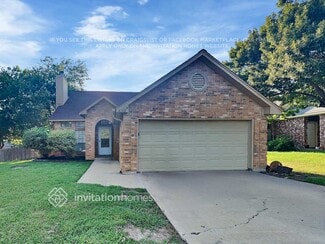 4901 St Thomas Place, Fort Worth, TX 76135