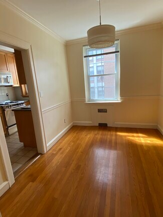 65 Park St Unit 4, Brookline, MA 02446