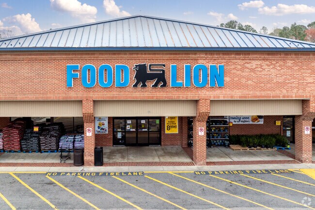 The Woodcroft Shopping Center houses a Food Lion for groceries.