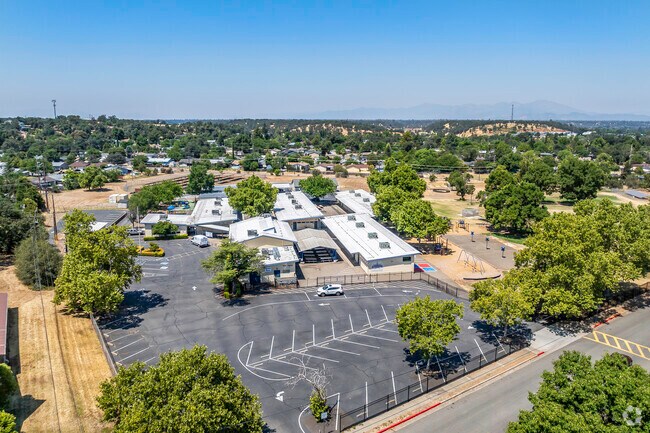 Anderson Heights Elementary  offers a variety of classes across several buildings on campus.