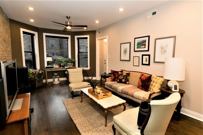 2020 N Hoyne Ave unit 1F, Chicago, IL 60647 - photo 2