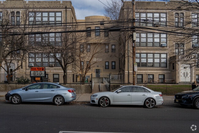 The front of the Horace Mann Elementary school.