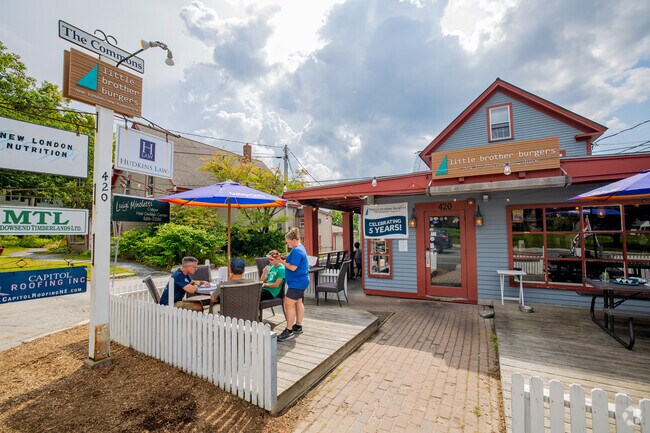The Little Brother Burger Company in the nearby town of New London offers burgers and beers.