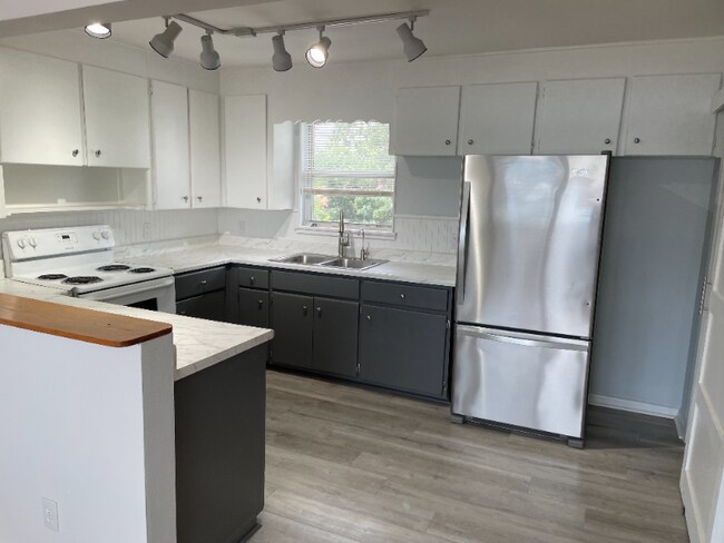 301 Oleander St unit 303 Oleander Street, Neptune Beach, FL 32266 - photo 5