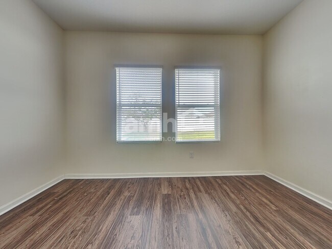 11507 Bryce Canyon Ln, Gibsonton, FL 33534 - photo 7