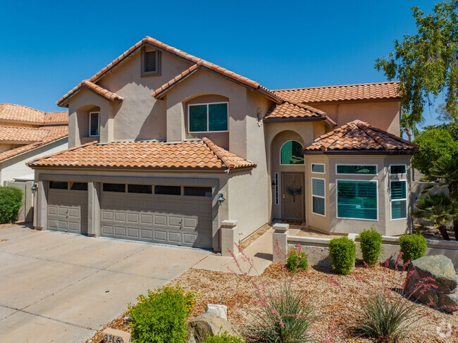 There are plenty of homes within Citrus that have multi-car garages.