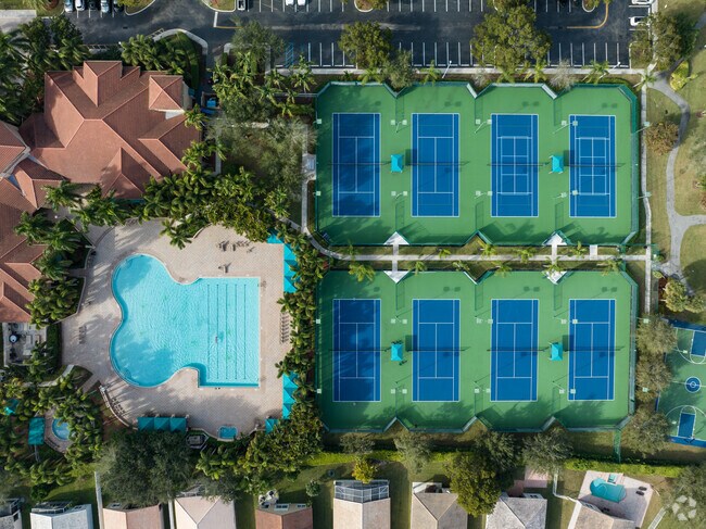 Private Community clubhouse and amenities in Pembroke Falls.