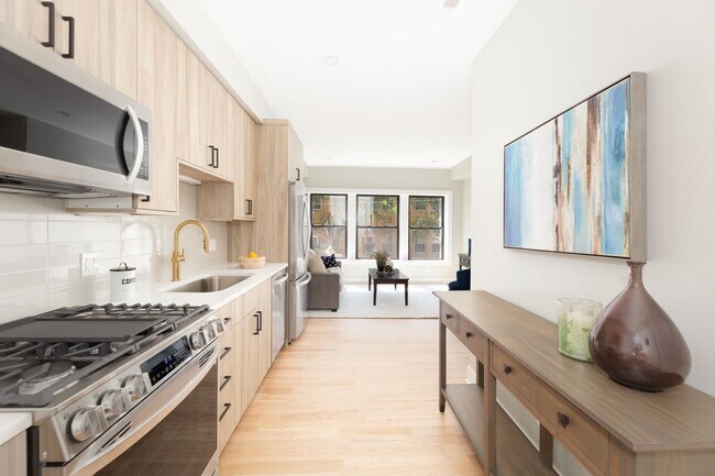 2457 W Logan Blvd unit 1, Chicago, IL 60647 - photo 2