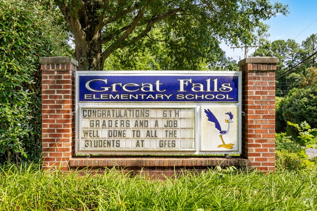Great Falls Elementary School offers quality education to children living in Great Falls.