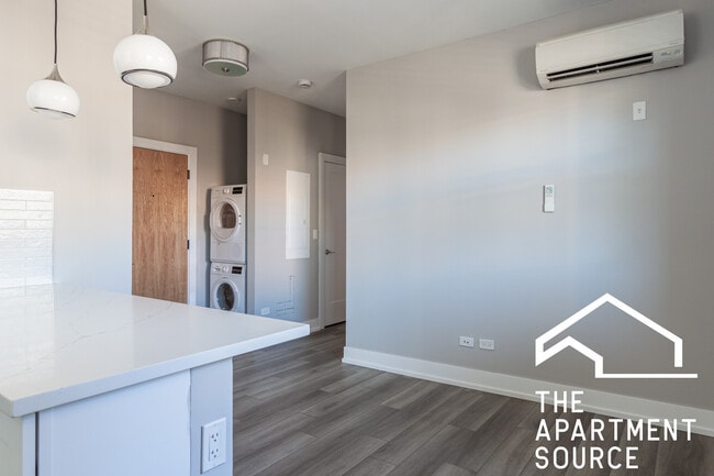 3937 N Janssen Ave unit W3, Chicago, IL 60613 - photo 5