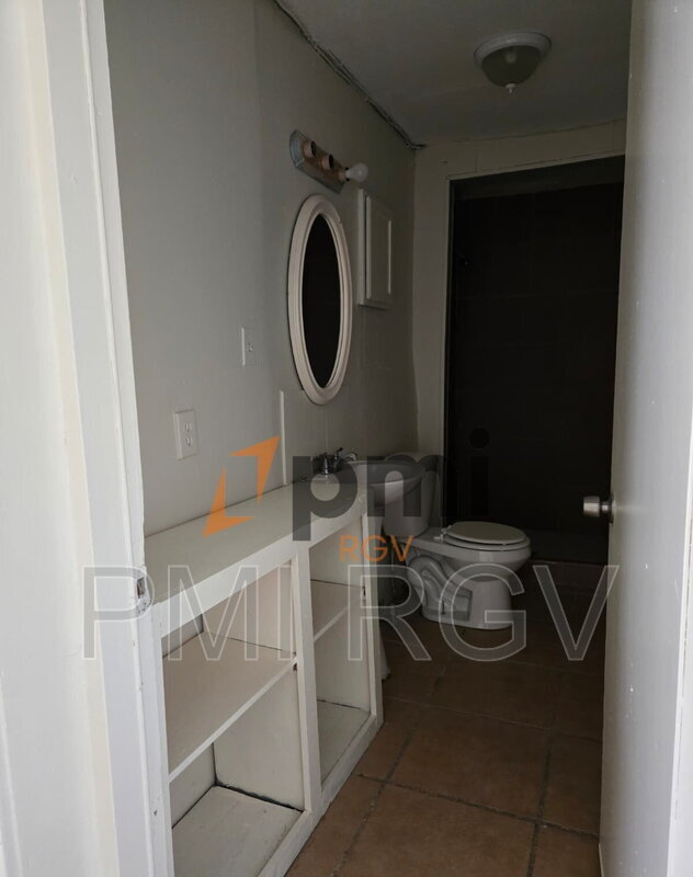 1608 Norma Ln unit 8, Edinburg, TX 78539 - photo 2