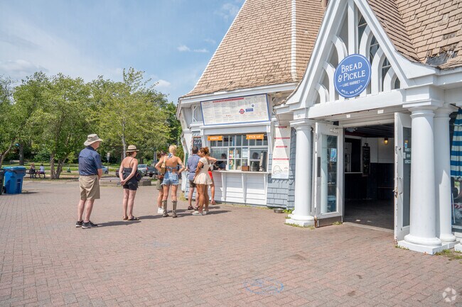 The Bread and Pickle lakeside eatery in the the Linden Hills neighborhood.