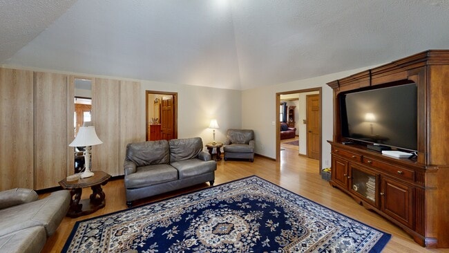 2971 N Buck Creek Rd, Greenfield, IN 46140 - photo 2