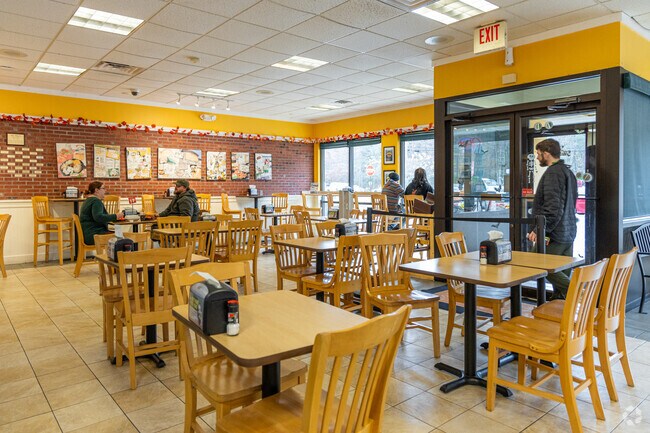 Mr. Mac’s Macaroni and Cheese is in the Straw Smyth neighborhood and is popular with residents.