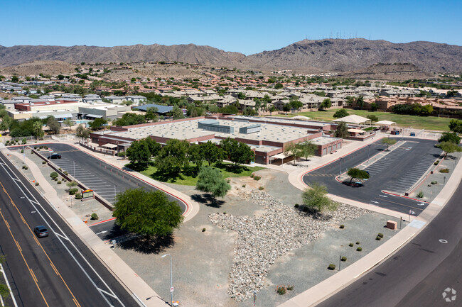 Kyrene de la Sierra School campus.