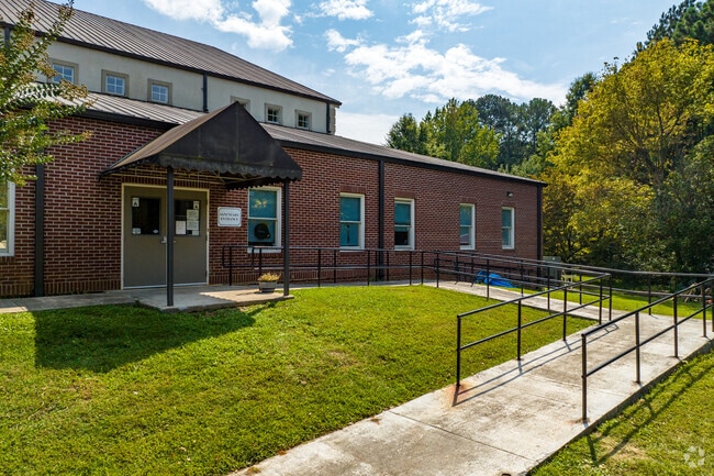 The Link School has a student ration of 4 to 1.