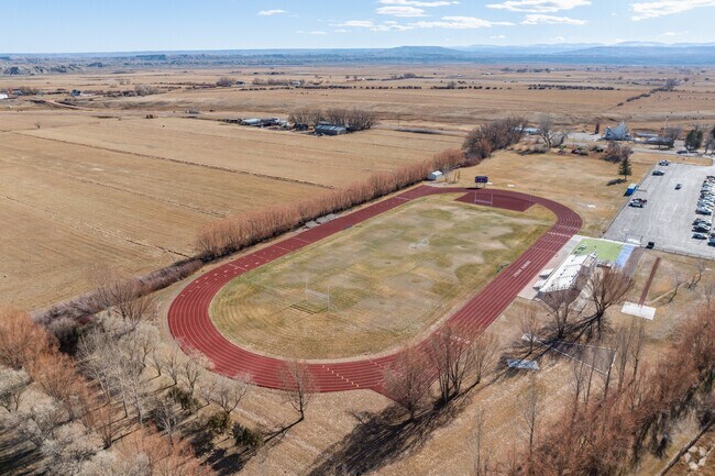 Lyman High School encourages students to succeed.