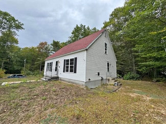 15 Mcgrath Dr, Raymond, ME 04071