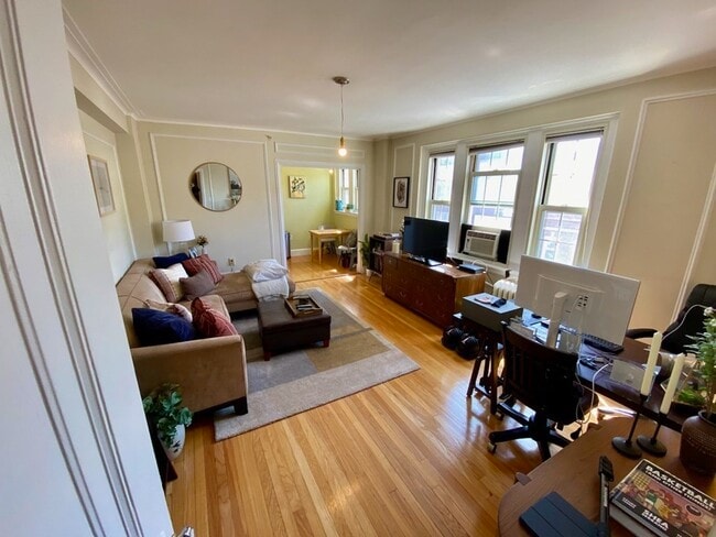 Warwick Condos unit 644, Brookline, MA 02446 - photo 2