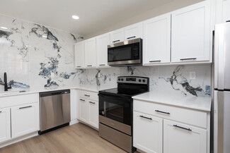 801 Laura Ln, Norristown, PA 19401