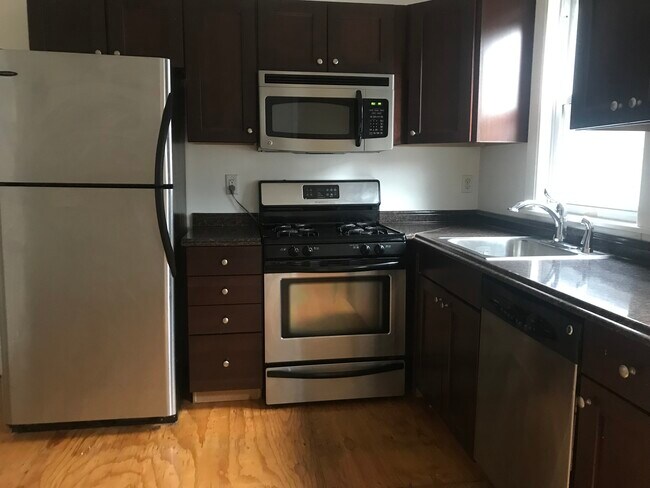 86 Fellsway W unit 3, Somerville, MA 02145 - photo 2