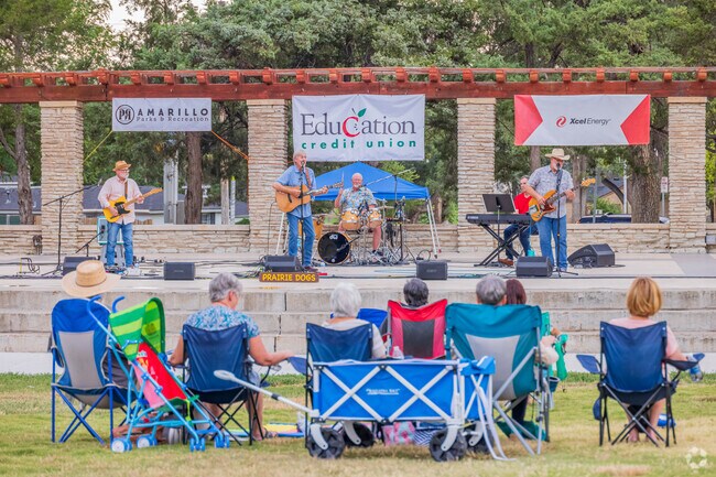 Just an hour away, Dumas locals can enjoy Amarillo’s Starlight Theater Summer Concert.