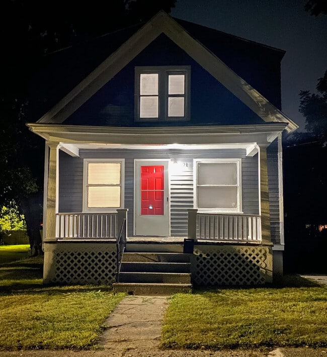 21 Bellevue St Unit Bellevue Lower Unit, Pontiac, MI 48342