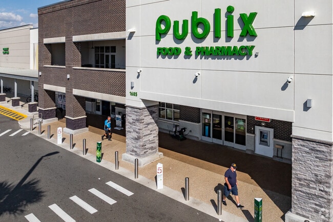 The nearest grocery store to Ferndale is Publix Super Market at Hills Crossing.