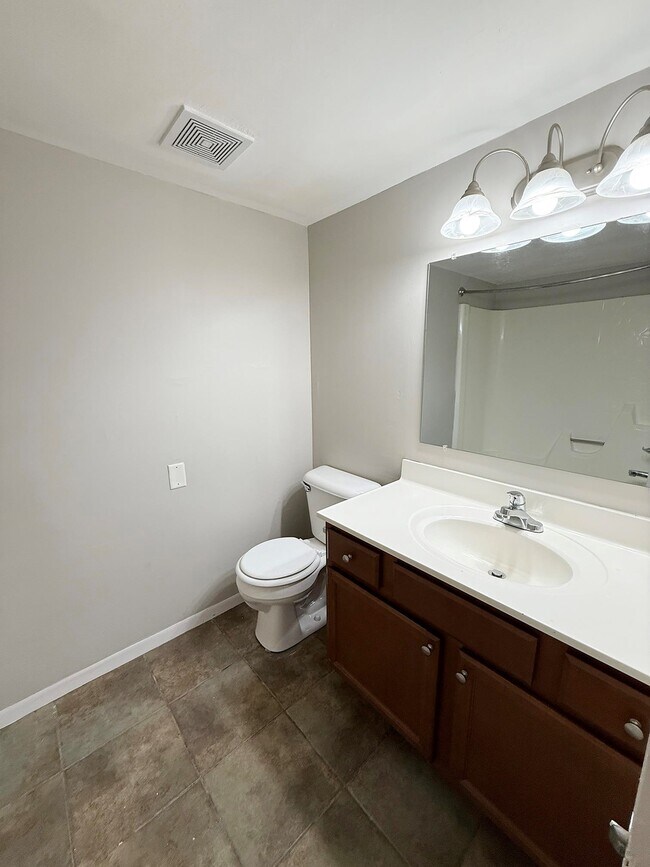 Forrest Edge Apartments, Peoria, IL 61604 - photo 6