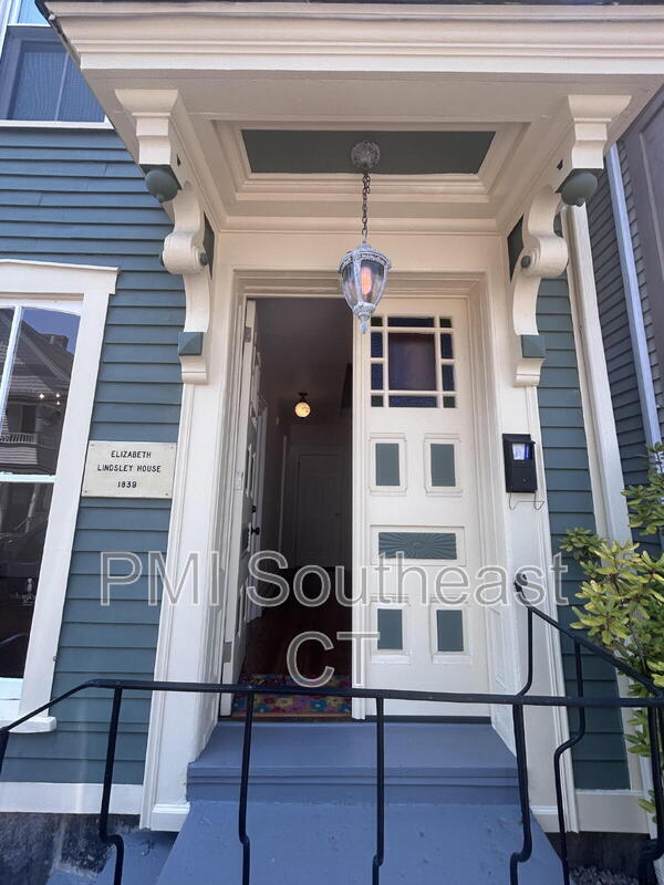 32 Starr St, New London, CT 06320 - photo 2