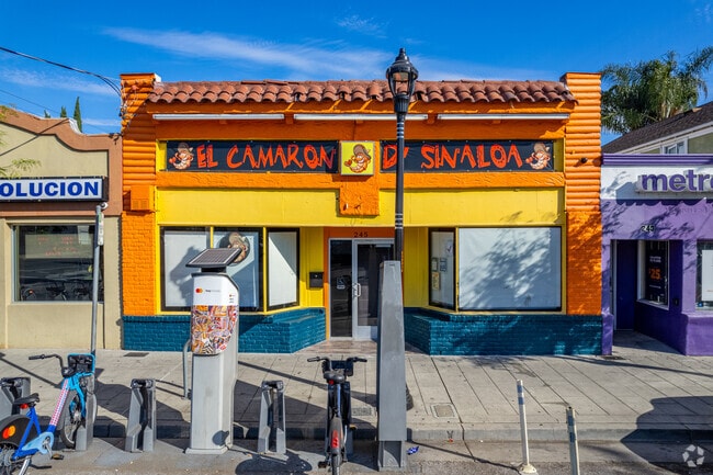 El Camaron De Sinaloa is a popular restaurant in Tamien.