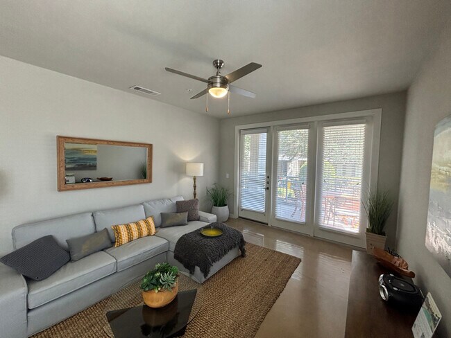 4300 Cromwell Dr unit b2, Kyle, TX 78640 - photo 5