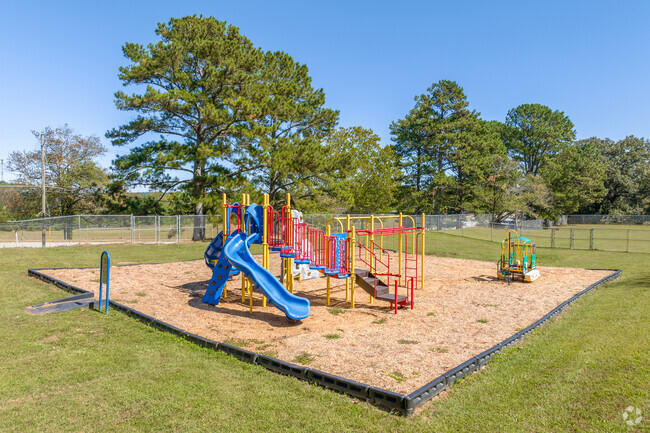 Thomasville Heights Elementary has a student to teacher ratio of 9:1.