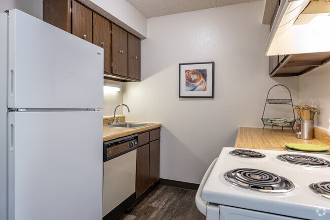 Suson Pines, Saint Louis, MO 63128 - photo 2