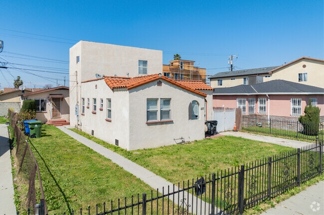 Many homes in Florence offer a back house or adu.